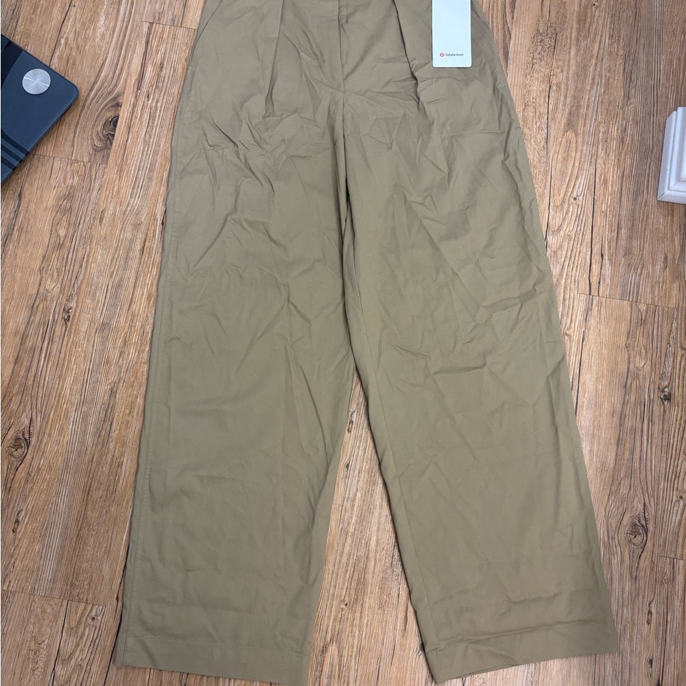 Lululemon pleat from high rise women’s trouser
